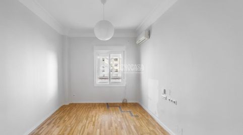 Foto 4 de Piso de alquiler en Jerónimos, Madrid Capital