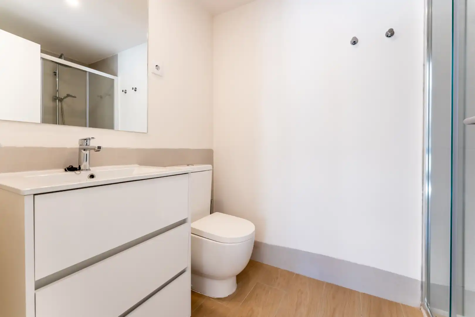 Bathroom of Flat for rent in Madrid  with Air Conditioner, Heating and Terrace