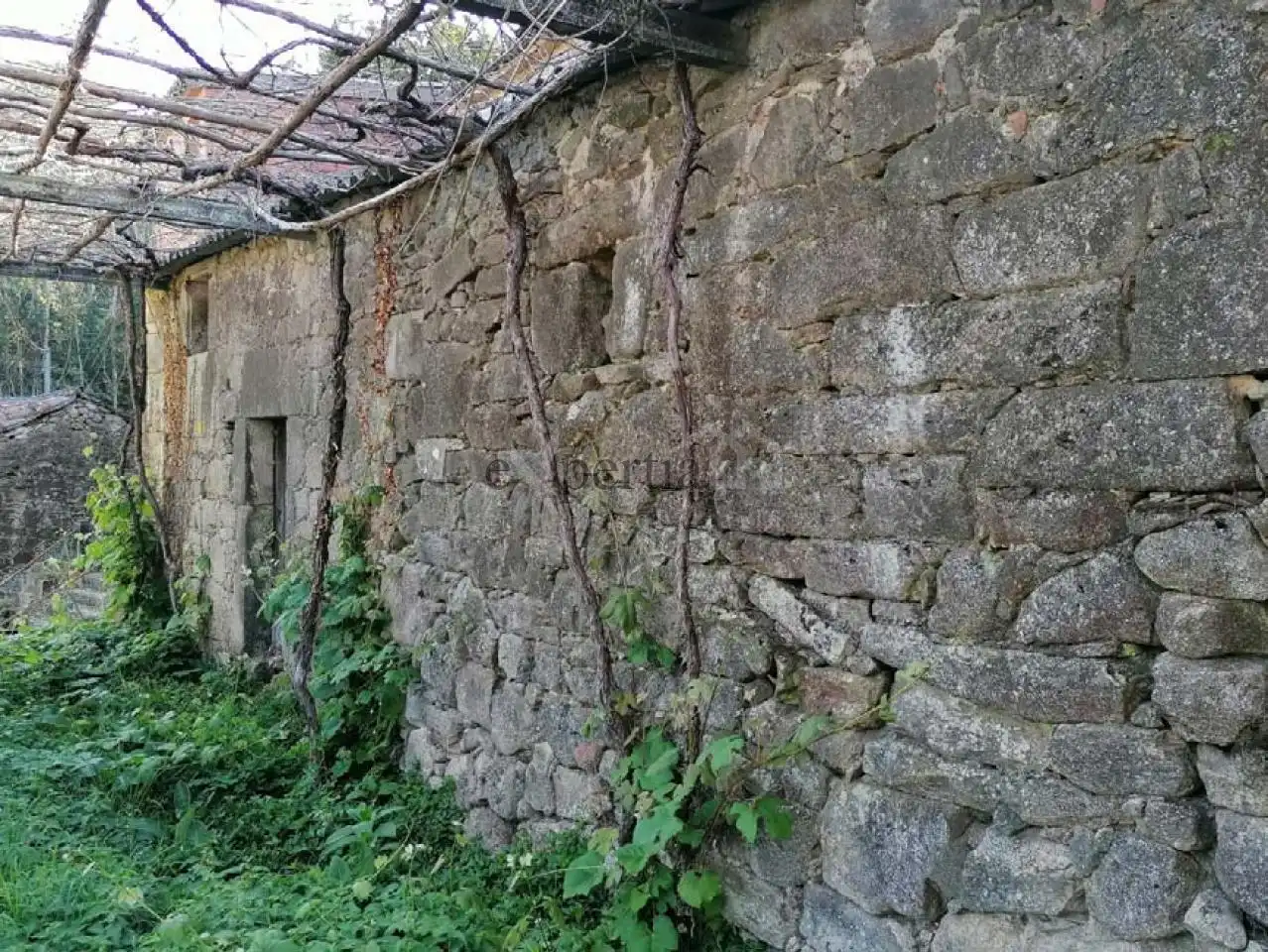 Finca rústica en venda en Dodro amb Jardí privat