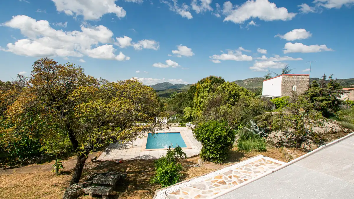 Piscina de Casa o xalet en venda en Fresnedillas de la Oliva amb Aire condicionat, Calefacció i Jardí privat