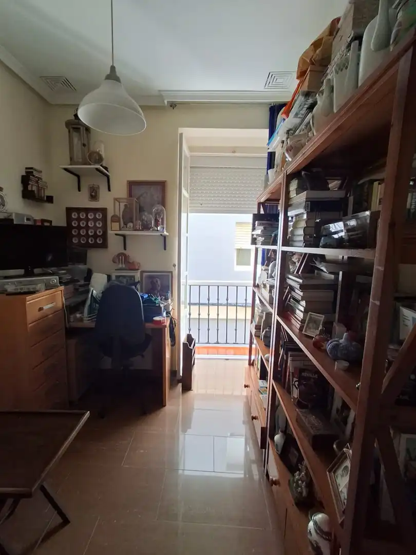 Piso en venta en Cádiz con Balcón