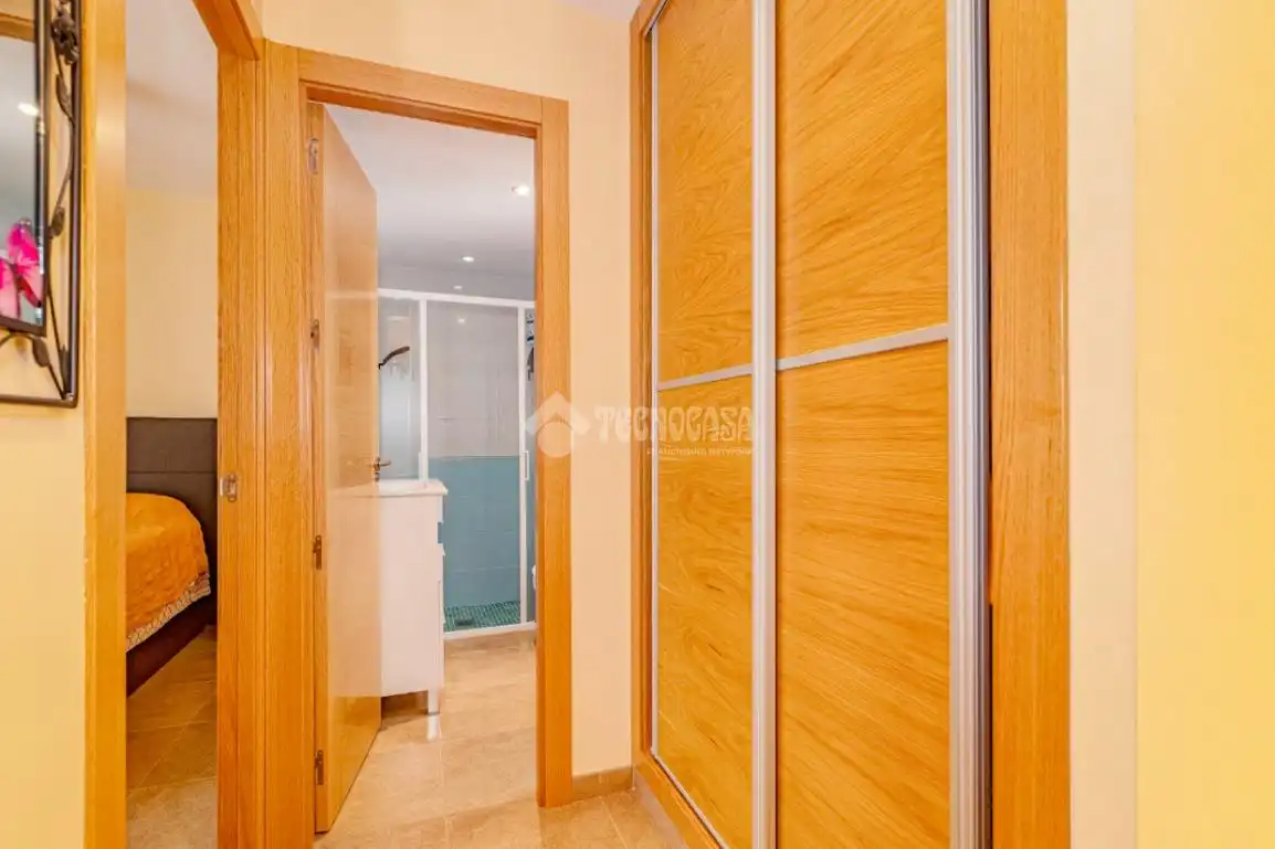 Habitación de Piso en venta en Lucena con Aire acondicionado y Amueblado