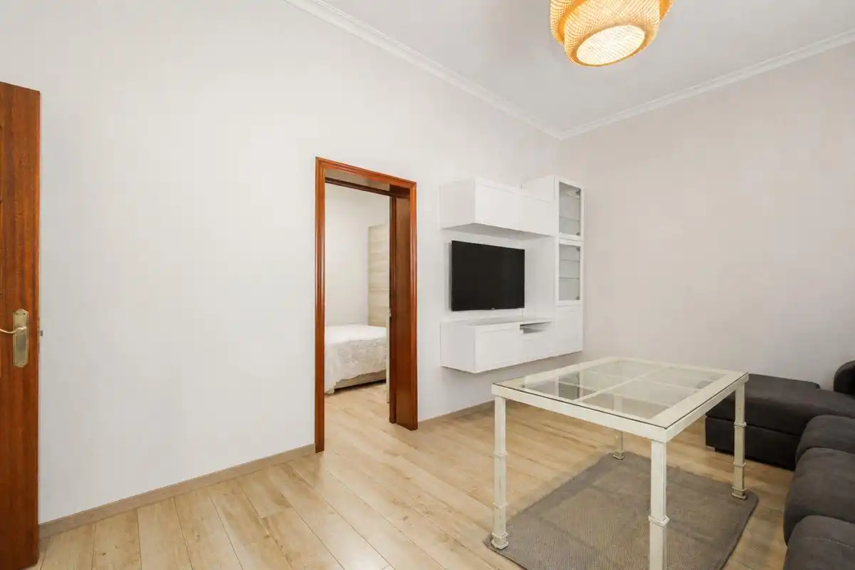 Living room of Flat for sale in Sevilla  with Air Conditioner and Heating