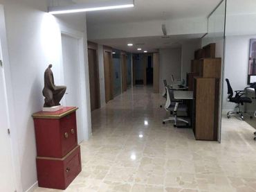 Ufficio in vendita a Avenida de la República Argentina
