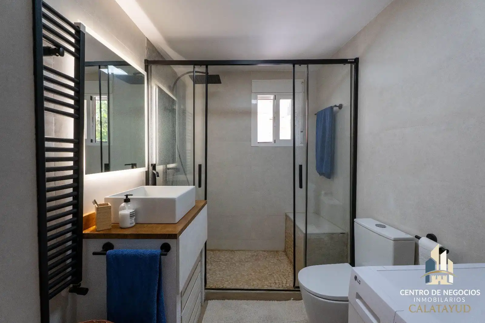 Baño de Casa o chalet en venta en Maluenda con Calefacción, Terraza y Amueblado