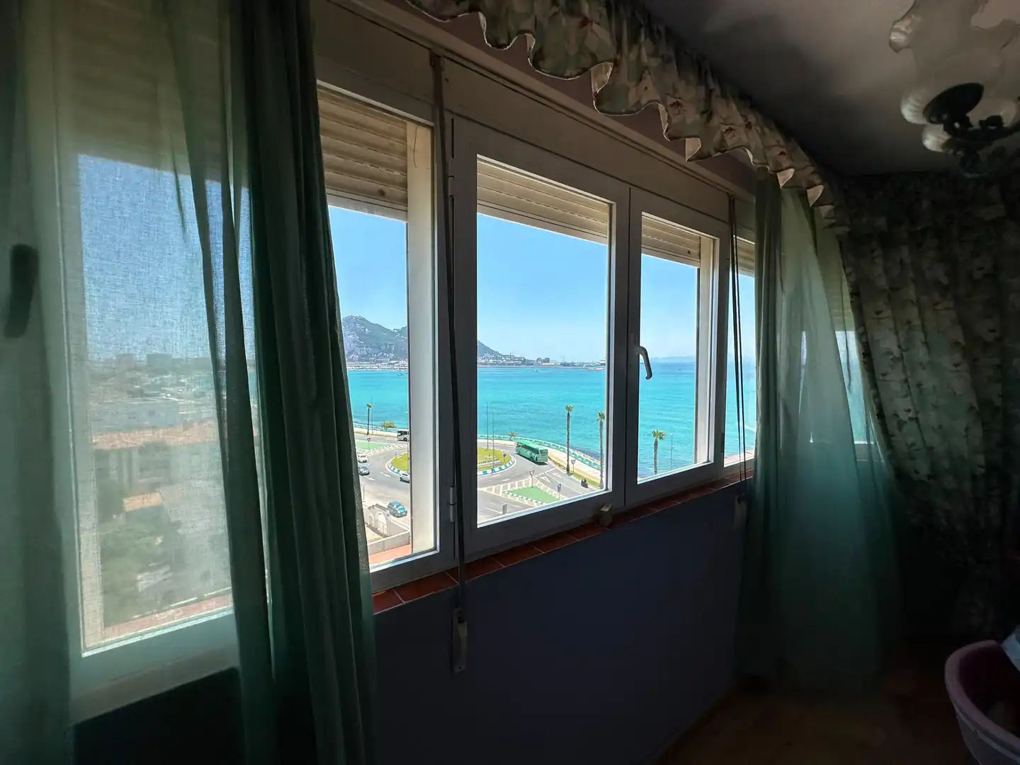 Bedroom of Flat for sale in La Línea de la Concepción  with Furnished