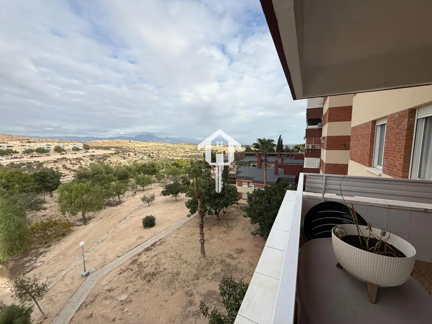 Vista exterior de Piso en venta en Alicante / Alacant con Terraza, Trastero y Balcón