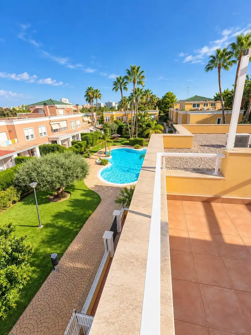 Bungalow con piscina en venta en Avenida Avenida Pintor Pérez Gil 3, imagen 25