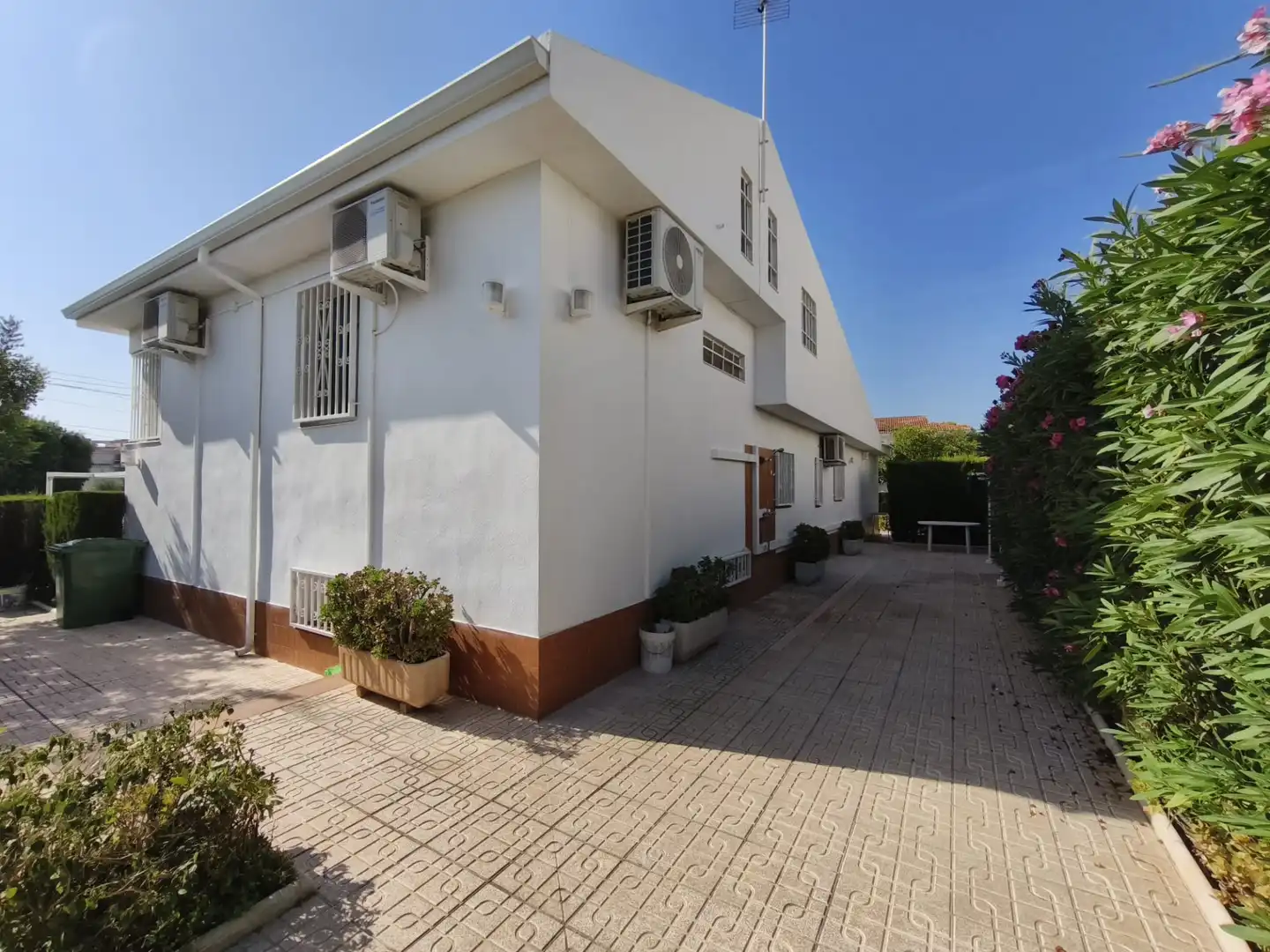 Vista exterior de Casa o chalet en venta en Mont-roig del Camp con Aire acondicionado, Calefacción y Jardín privado