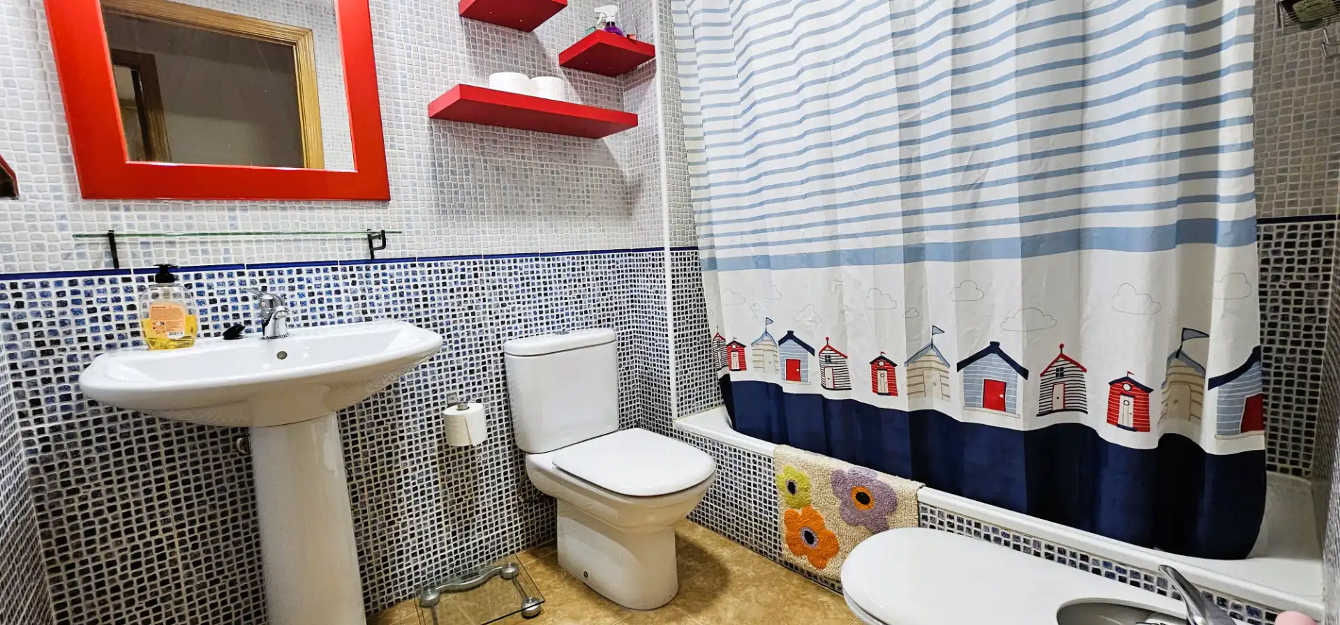 Baño de Piso en venta en Totana con Aire acondicionado, Terraza y Amueblado