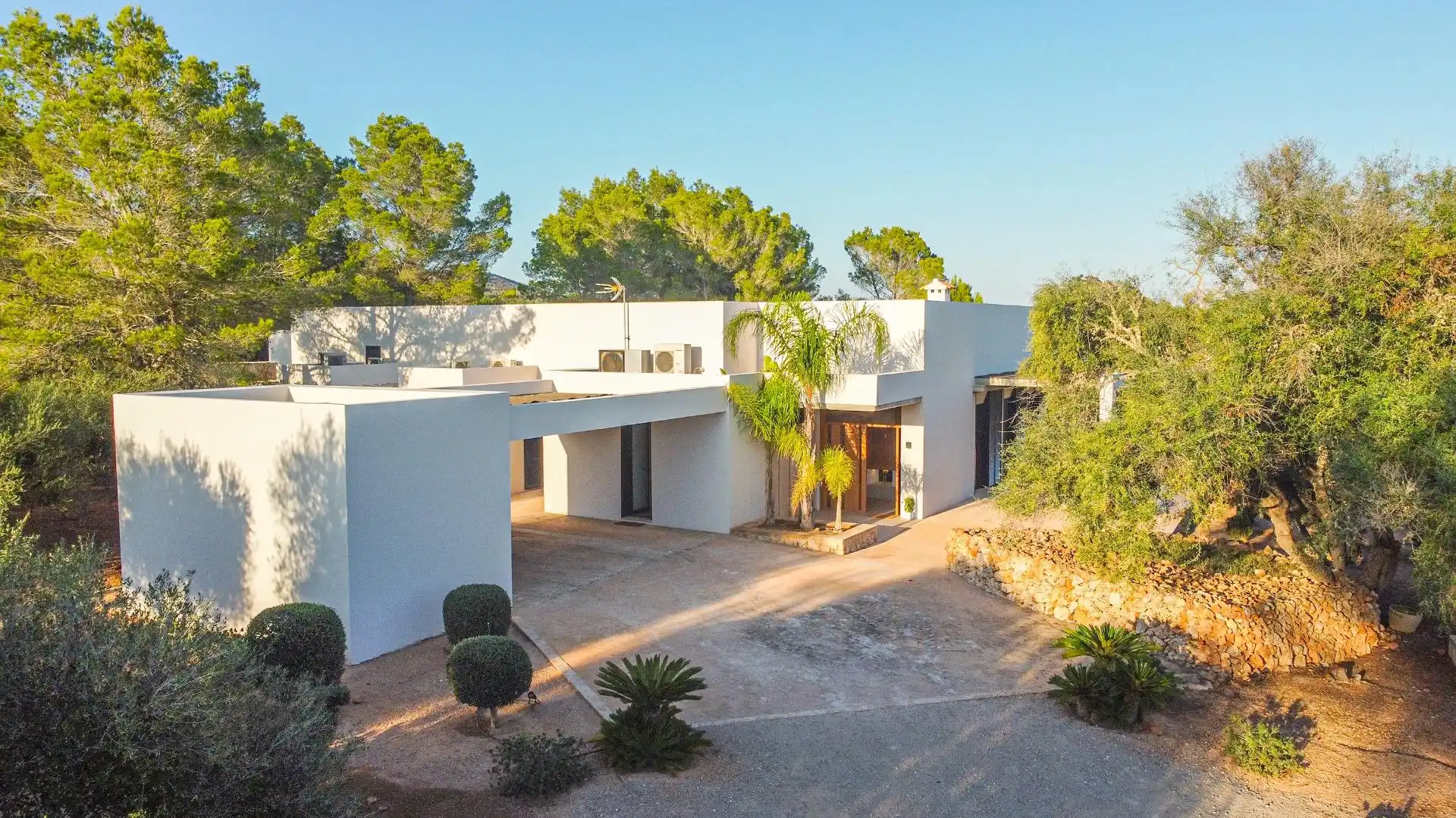 Vista exterior de Casa o xalet en venda en Porreres amb Aire condicionat, Jardí privat i Terrassa