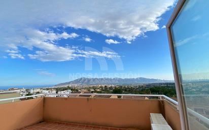 Vista exterior de Casa adosada en venda en L'Alfàs del Pi amb Aire condicionat, Calefacció i Jardí privat