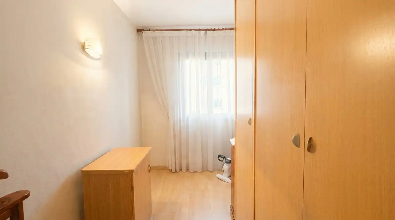 Habitación de Piso en venta en Girona con Aire acondicionado, Calefacción y Balcón