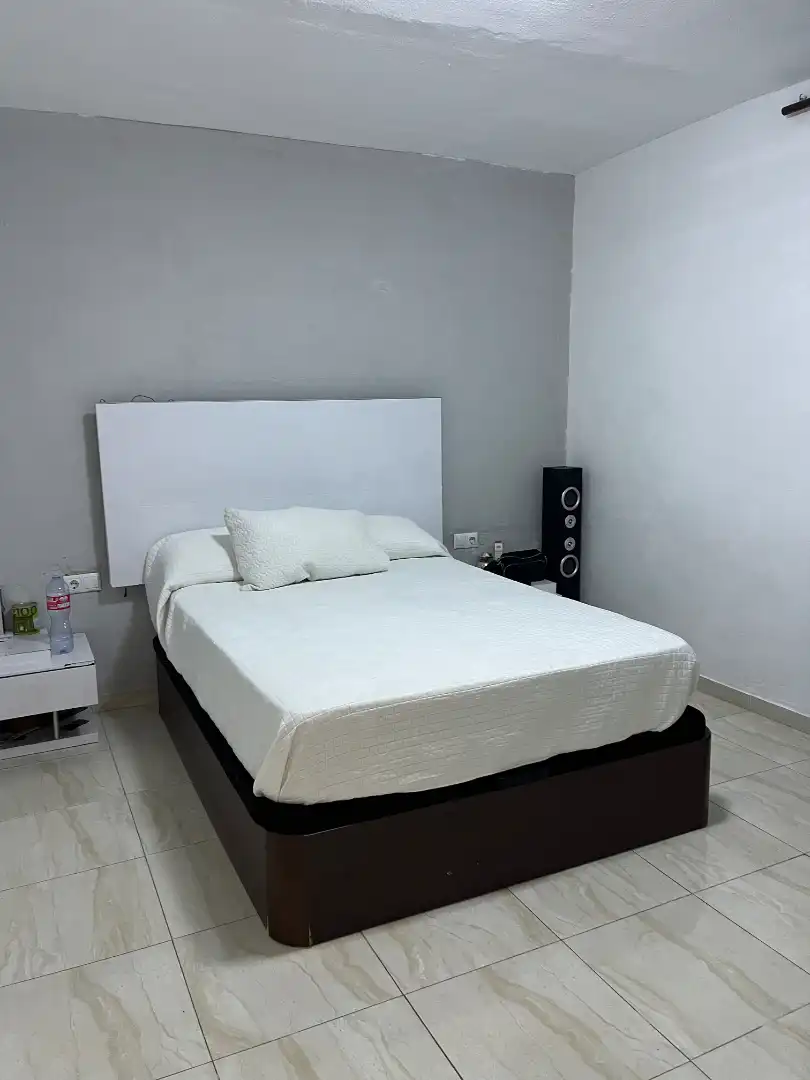 Detached homes for sale in Carrer de l'Almirall Requesens, Ponent