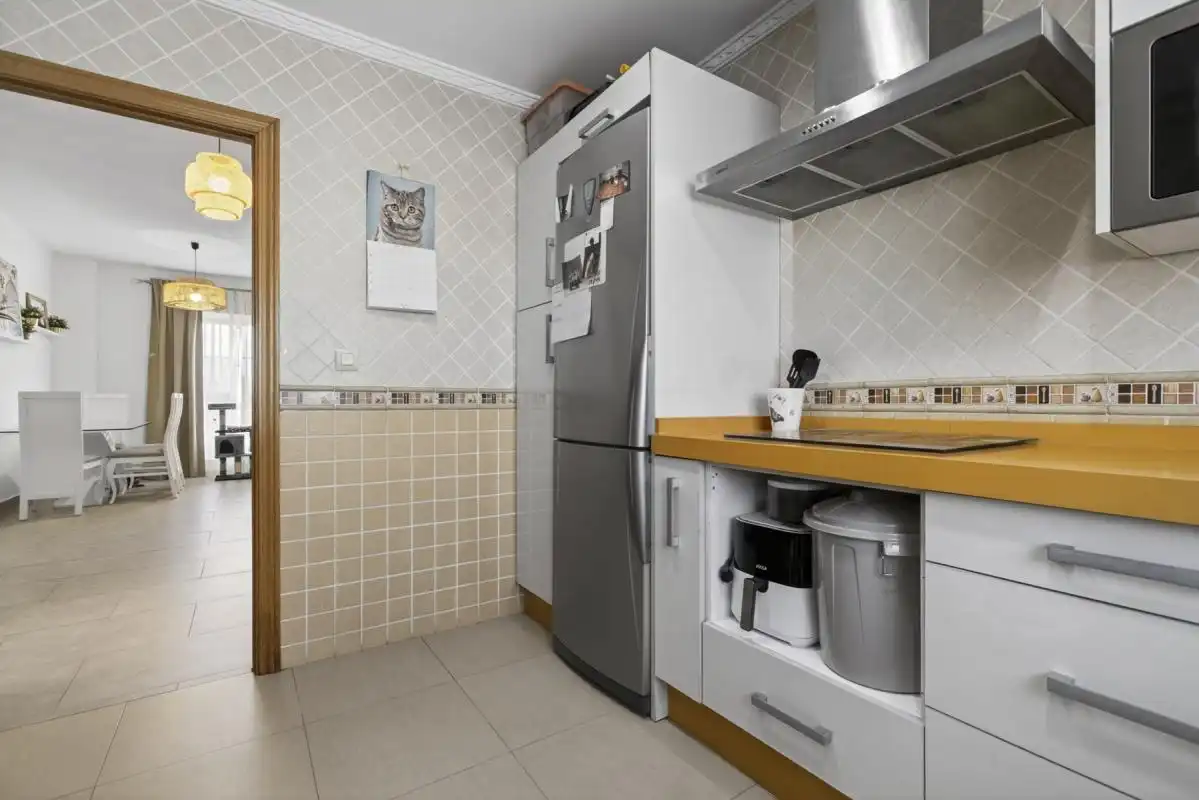Kitchen of Flat for sale in Alcalá de Guadaira  with Air Conditioner, Heating and Furnished