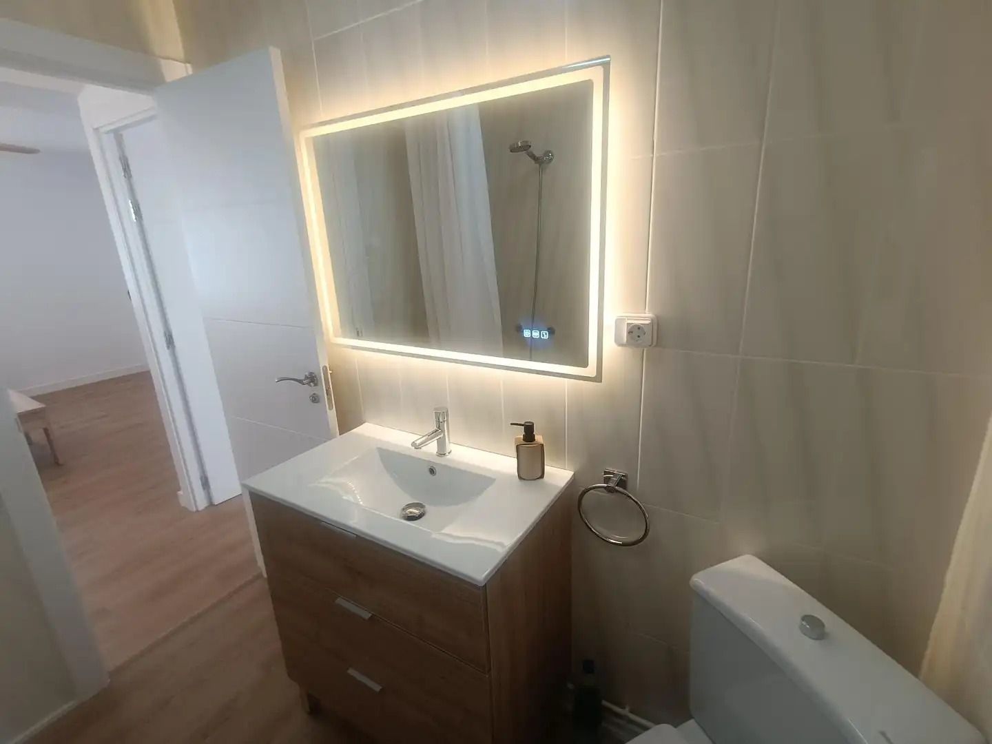 Badezimmer von Wohnung zur Miete in Santander mit Abstellraum, Möbliert und Balkon
