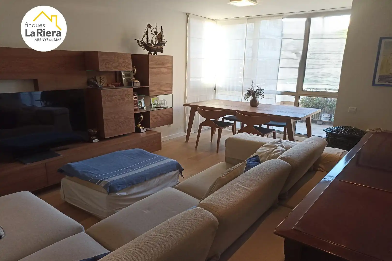 Sala d'estar de Planta baixa en venda en Sant Andreu de Llavaneres amb Piscina comunitària