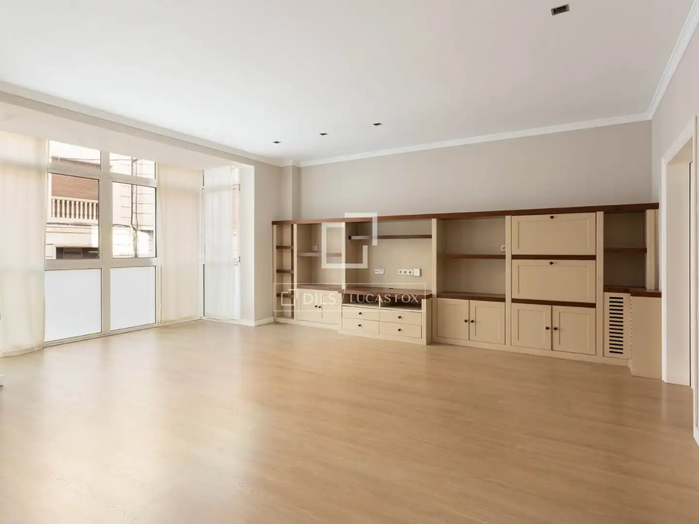 Wohnzimmer von Wohnung zum Verkauf in Barcelona mit Klimaanlage und Heizung