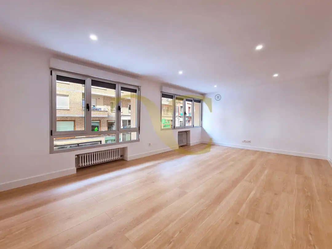 Flat with lift for sale in Viaducto del Ingeniero Marquina, imagen 4