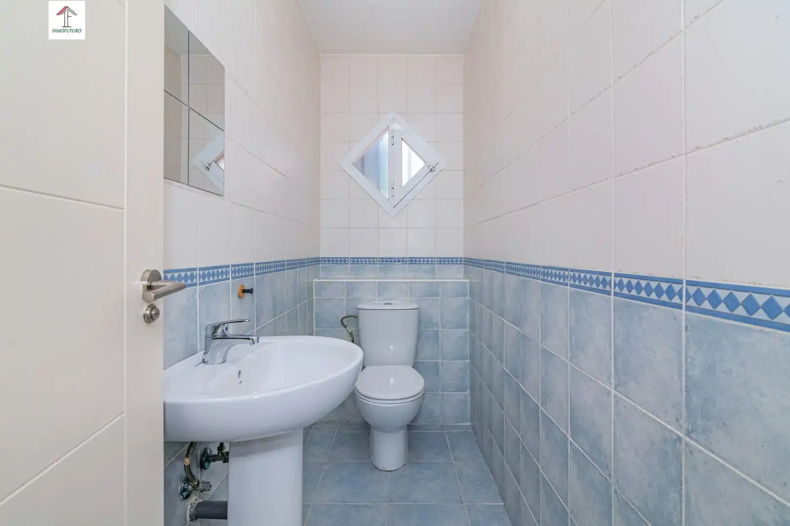 Casa aparellada amb terrassa en venda a Avenida LUIS JAVIER 2, imagen 14