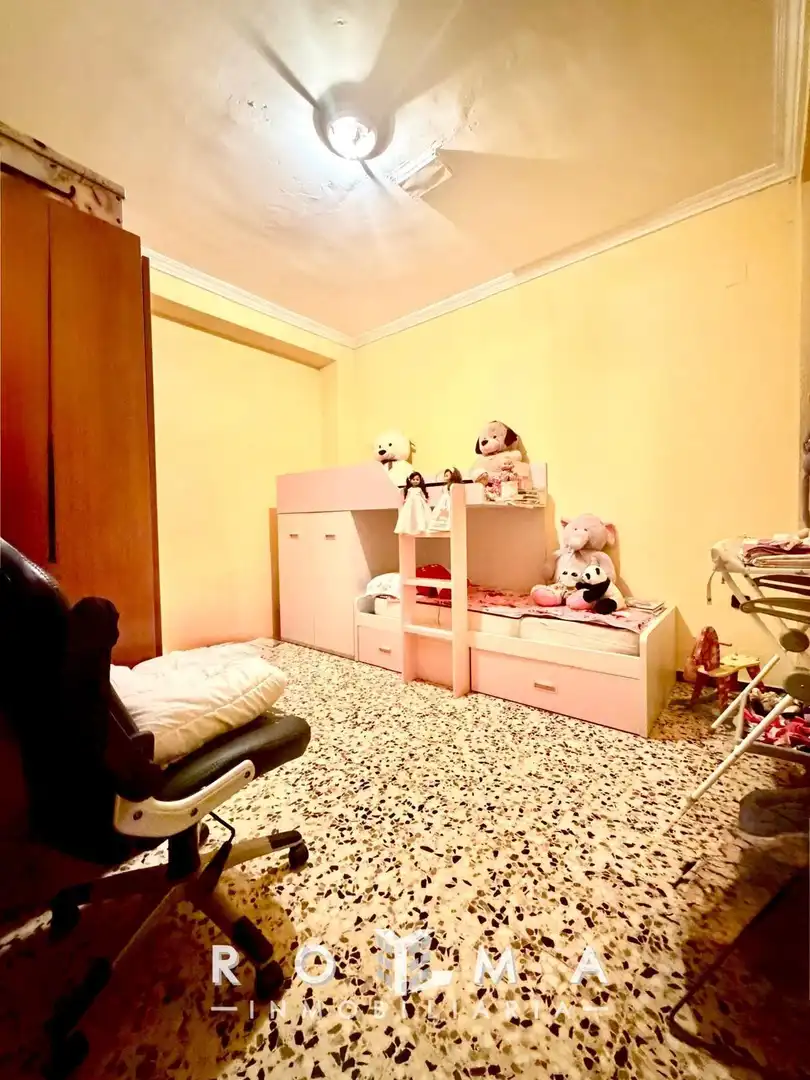 Dormitori de Casa adosada en venda en Dos Hermanas amb Aire condicionat i Calefacció