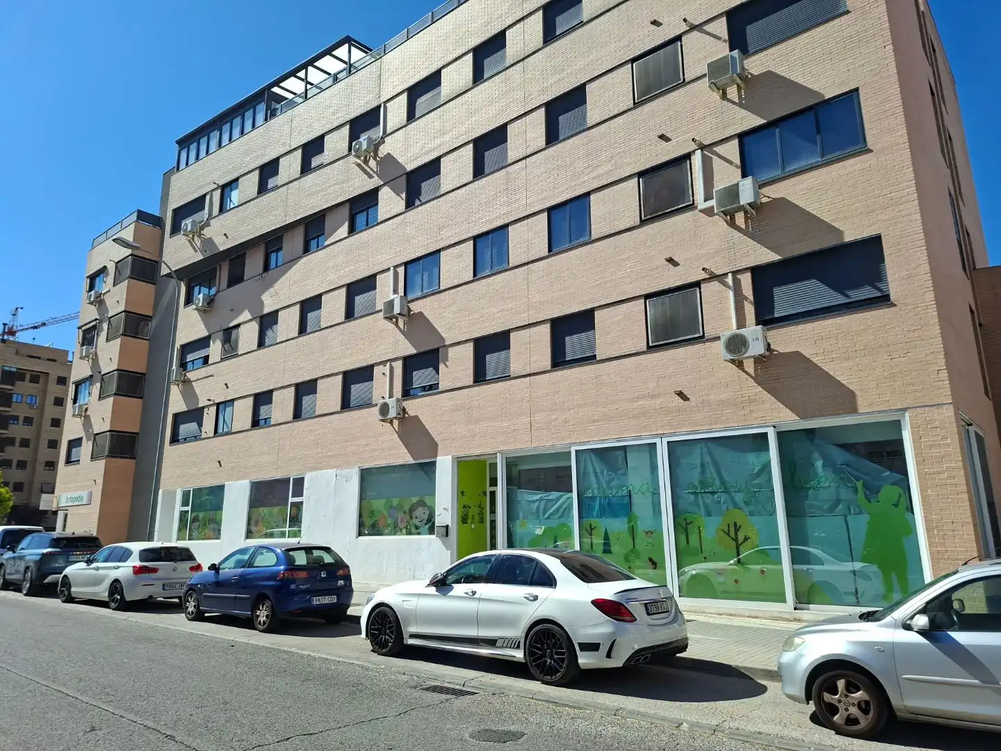 Außenansicht von Geschaftsraum zum Verkauf in Valdemoro mit Klimaanlage, Heizung und Möbliert