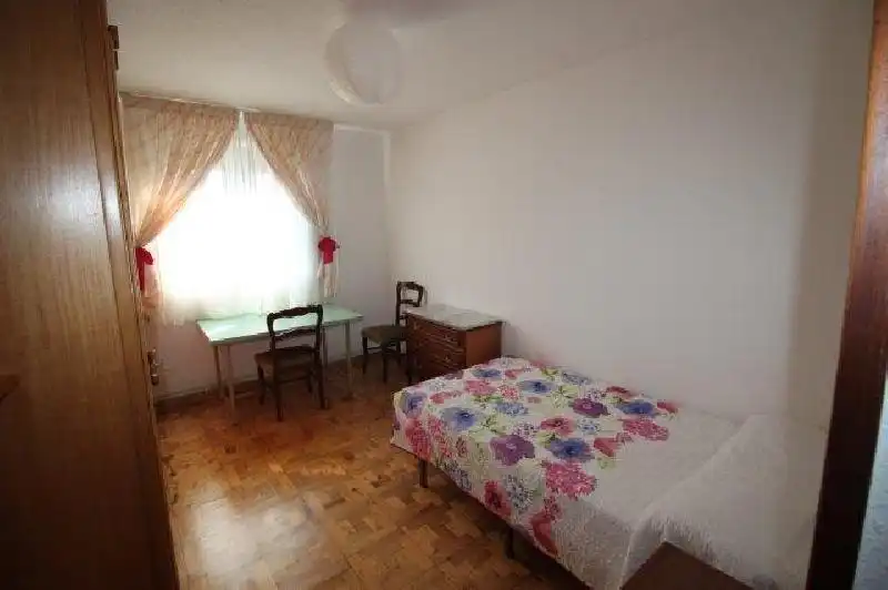 Dormitori de Àtic de lloguer en Santander amb Calefacció, Jardí privat i Parquet