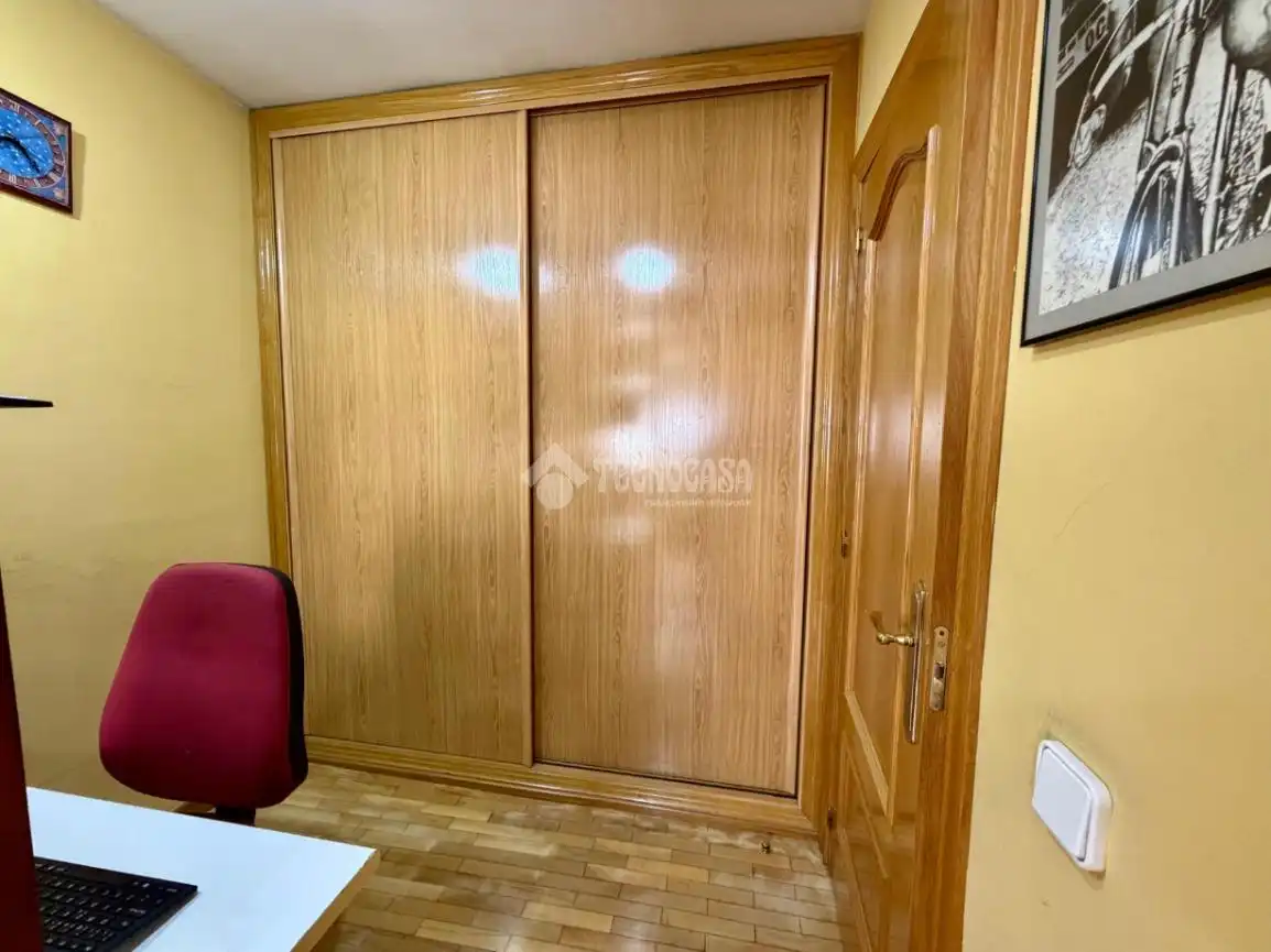 Bedroom of Flat for sale in León Capital   with Heating, Parquet flooring and Terrace