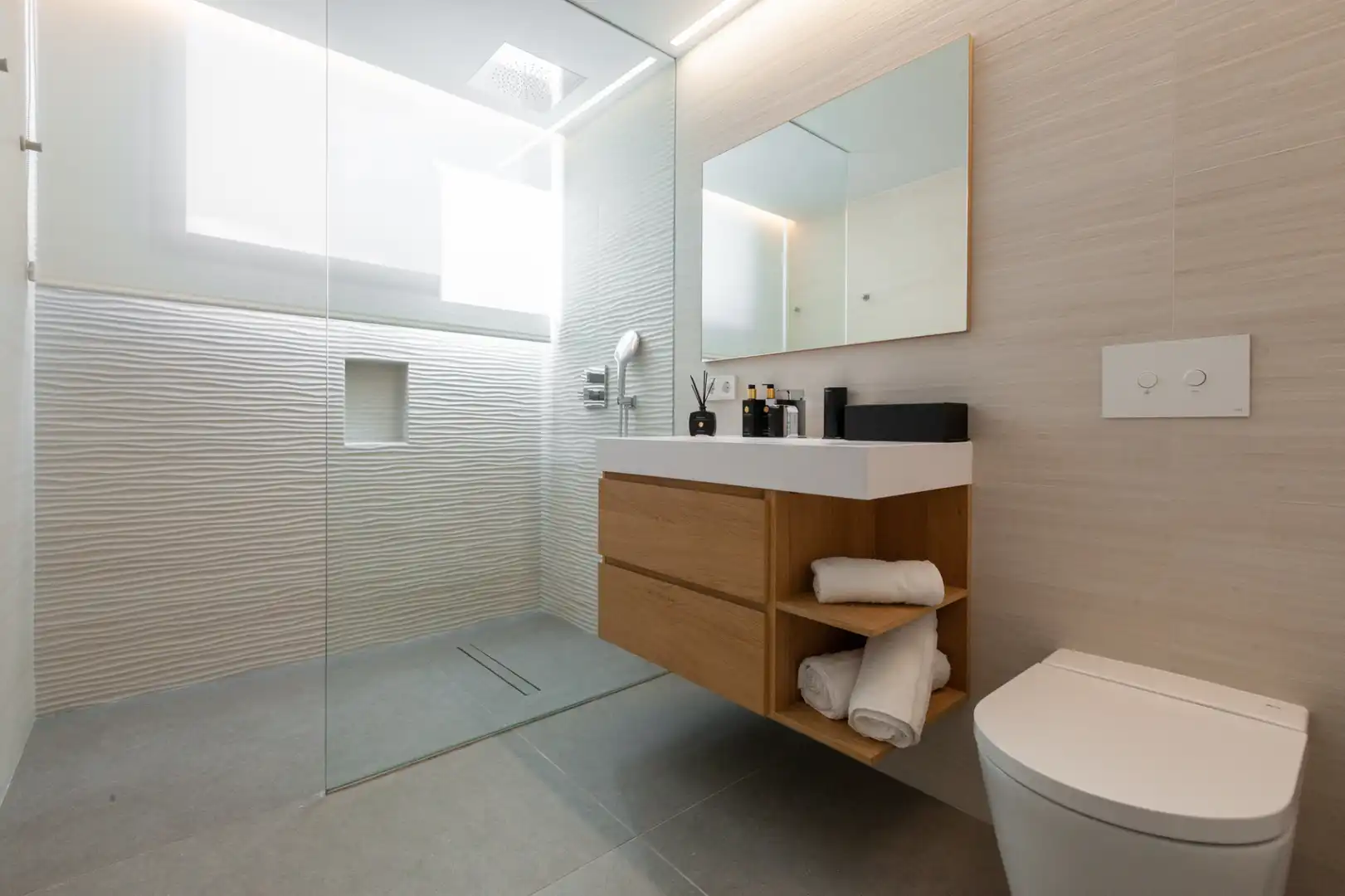 Bathroom of Houses for rent in Esplugues de Llobregat  with Air Conditioner, Heating and Private garden
