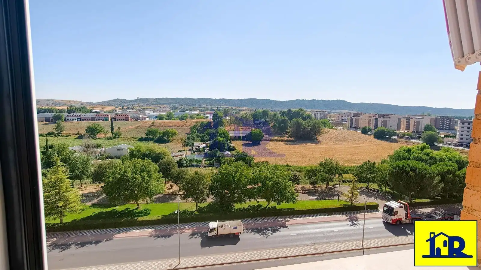 Àtic de lloguer en Cuenca amb Calefacció, Terrassa i Piscina