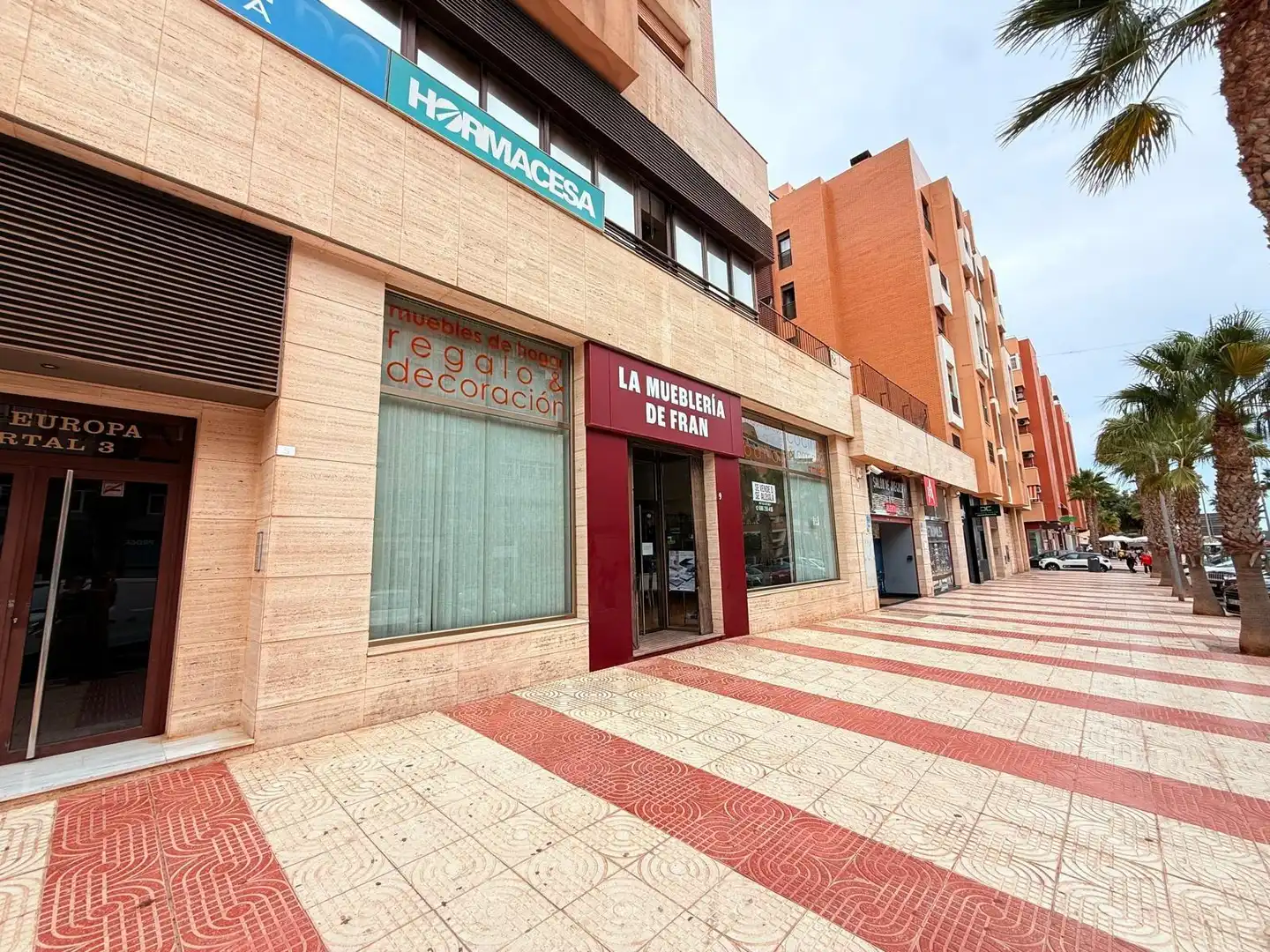 Local comercial en venta en Avenida FABRIQUILLA DE LA (P)