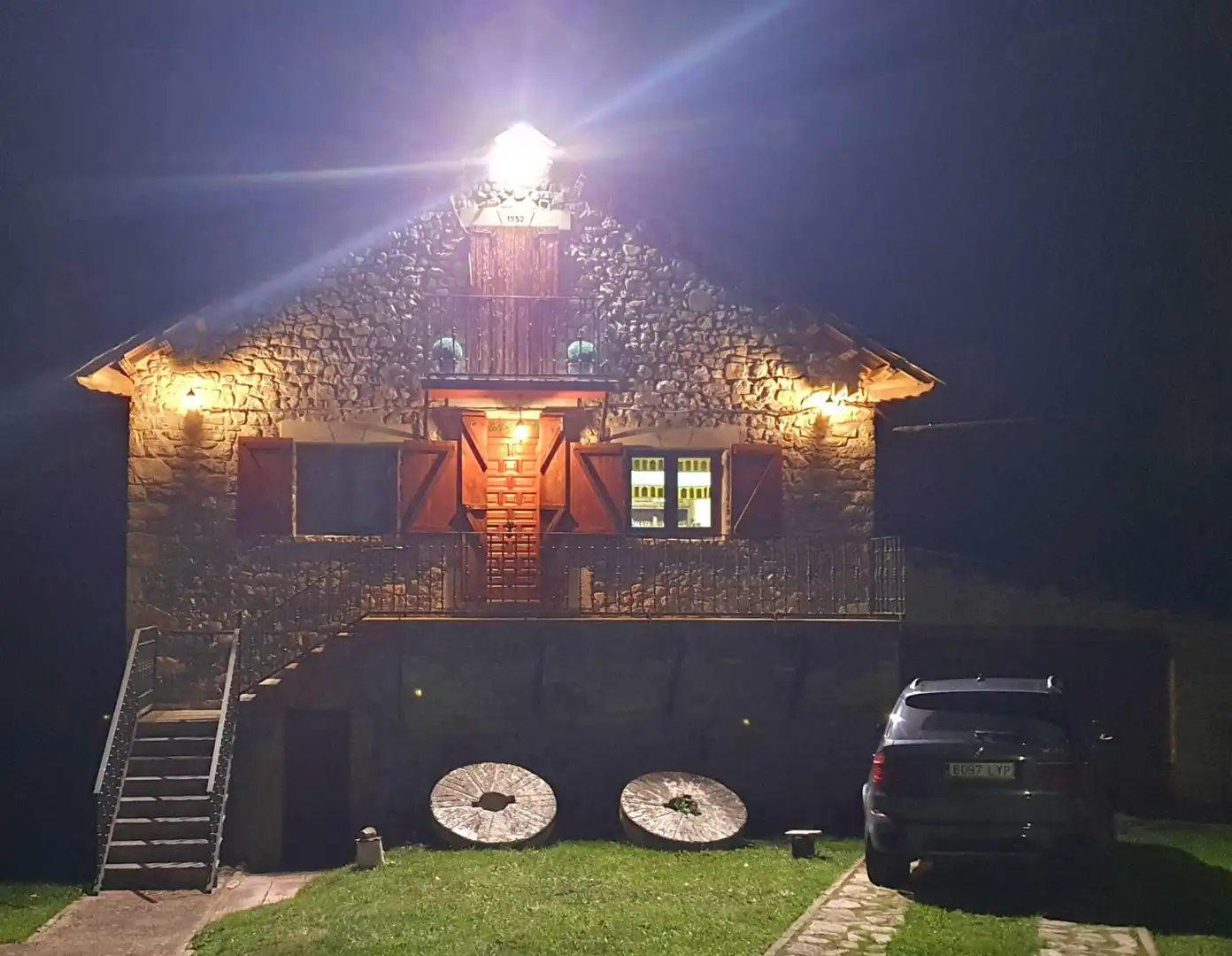 Vista exterior de Casa o chalet en venta en Cabrillanes con Calefacción, Jardín privado y Terraza