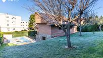 Jardí de Casa o xalet en venda en Coslada amb Aire condicionat i Piscina