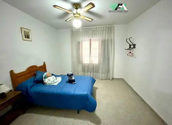 Dormitori de Casa o xalet en venda en Lupión