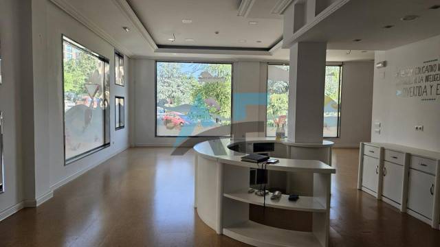 Local comercial en Alquiler en Rúa Alexandre Bóveda en Couto