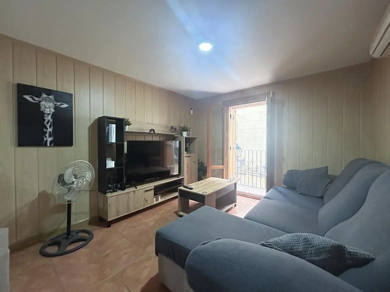 Living room of Flat for sale in Valtierra  with Air Conditioner, Parquet flooring and Storage room