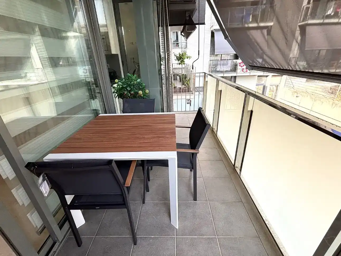 Terrassa de Apartament de lloguer en Sitges amb Aire condicionat, Parquet i Moblat