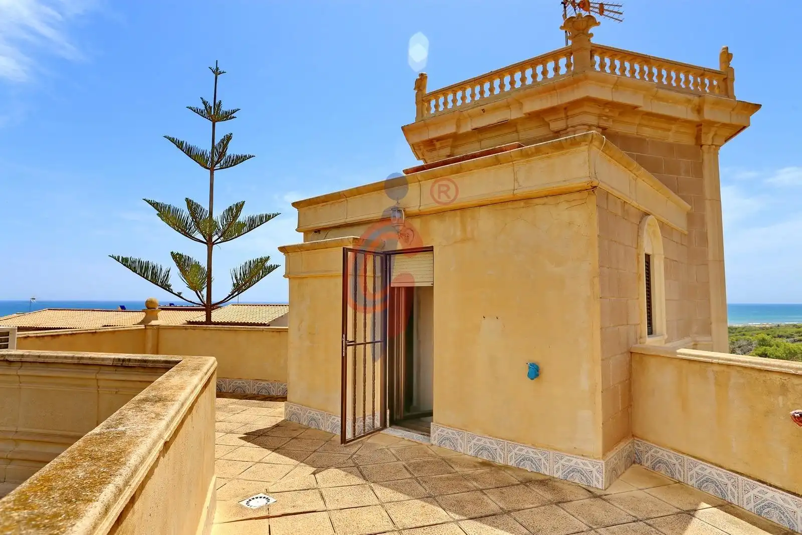 Vista exterior de Casa o chalet en venta en Guardamar del Segura con Aire acondicionado, Jardín privado y Terraza