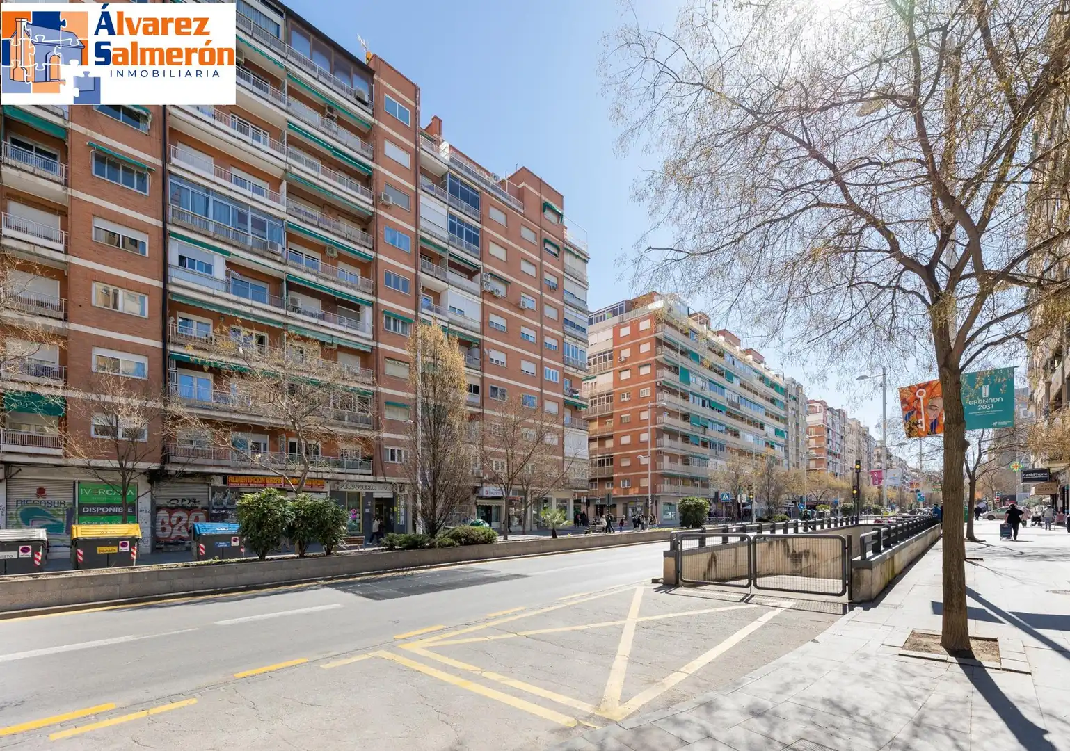 Vista exterior de Pis en venda en Granada