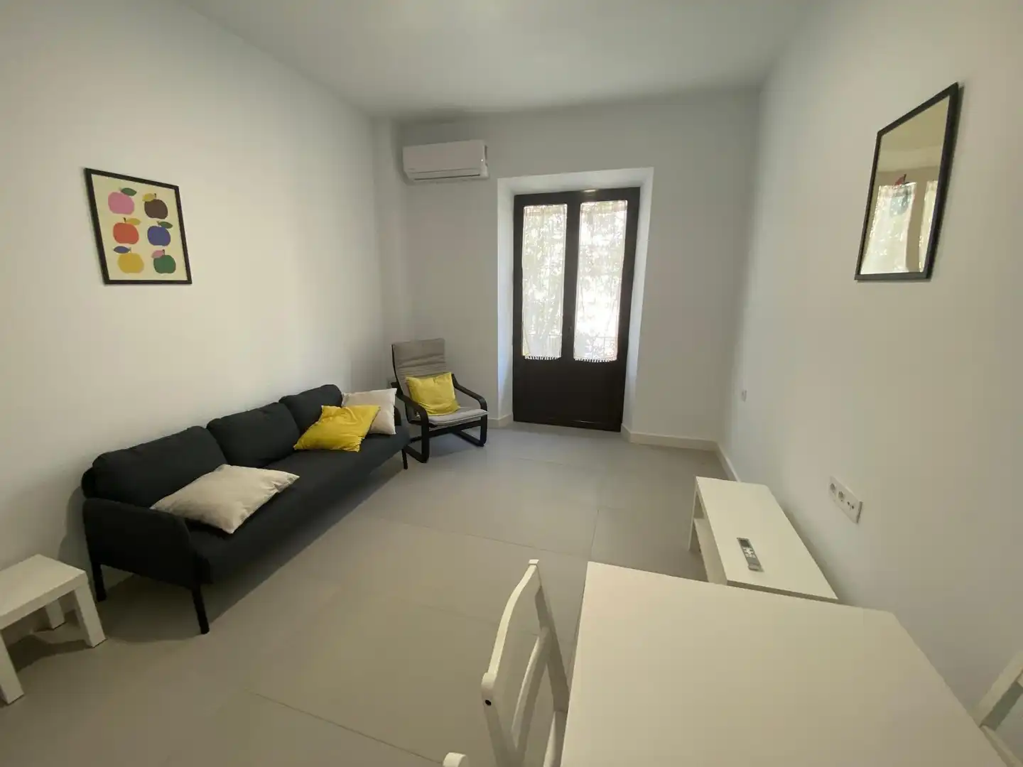 Flat to rent in Calle JUAN PABLOS, imagen 2