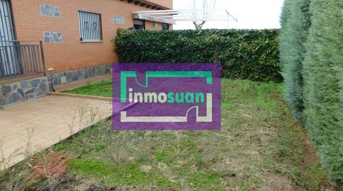 Foto 2 de Casa adosada en venda a Carranque, Toledo