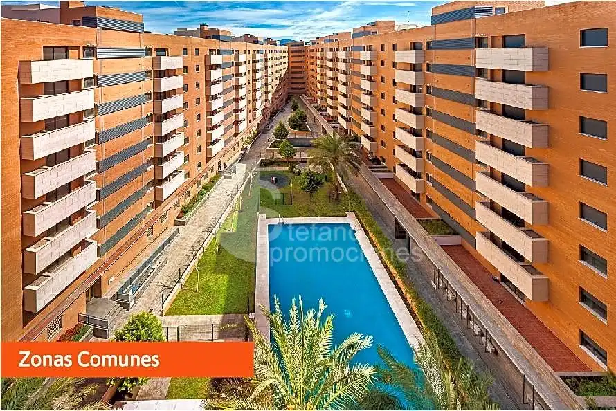 Vista exterior de Àtic en venda en Málaga amb Aire condicionat, Calefacció i Terrassa
