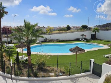 Piso con piscina en venta en Hibisco