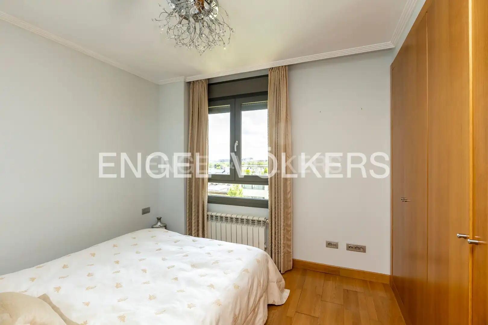 Bedroom of Apartments for sale in Madrid  with Air Conditioner, Heating and Parquet flooring