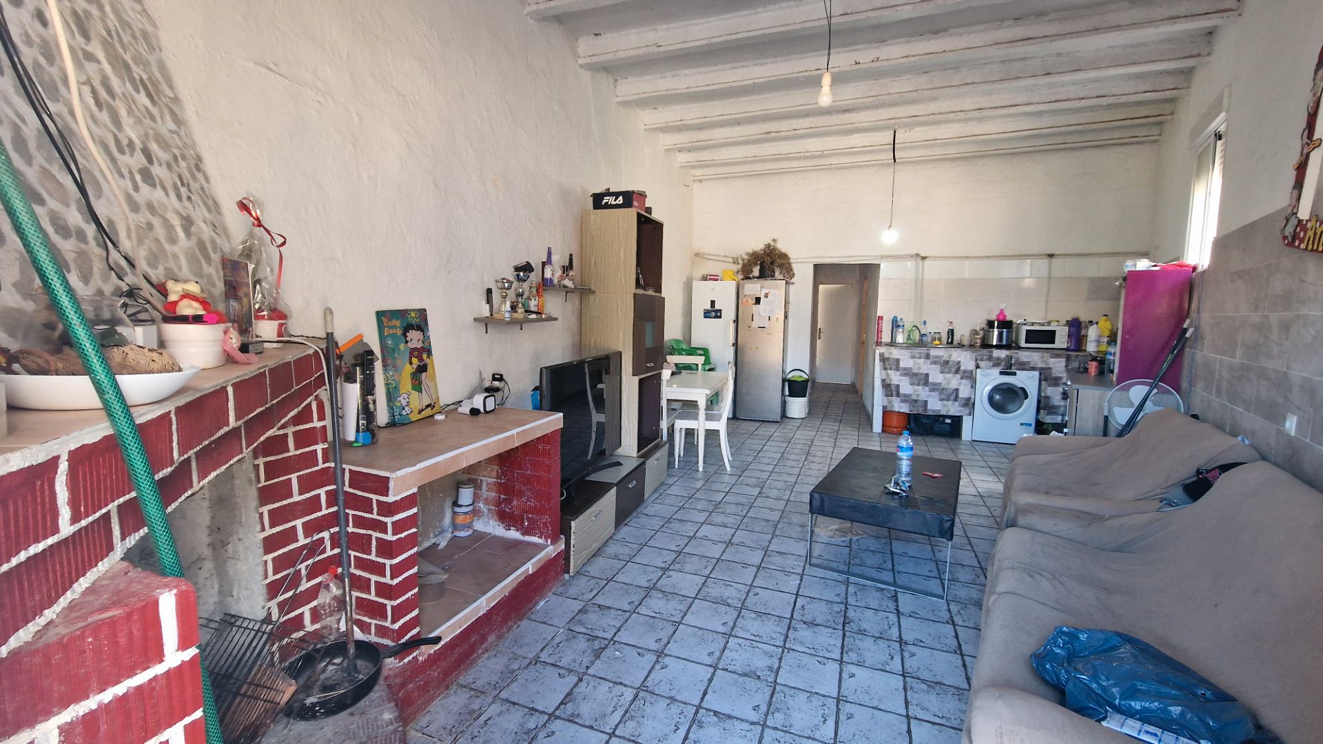 Sala d'estar de Finca rústica en venda en Instinción amb Aire condicionat, Jardí privat i Traster