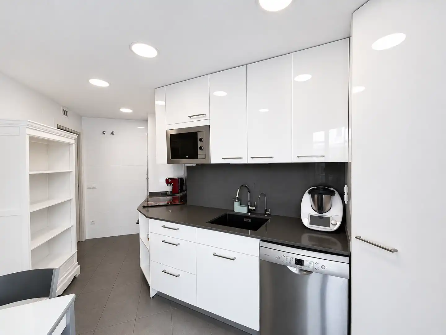 Cocina de Dúplex en venta en Cornellà de Llobregat con Terraza, Trastero y Balcón