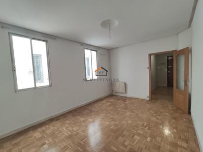 Bedroom of Flat for sale in  Madrid Capital