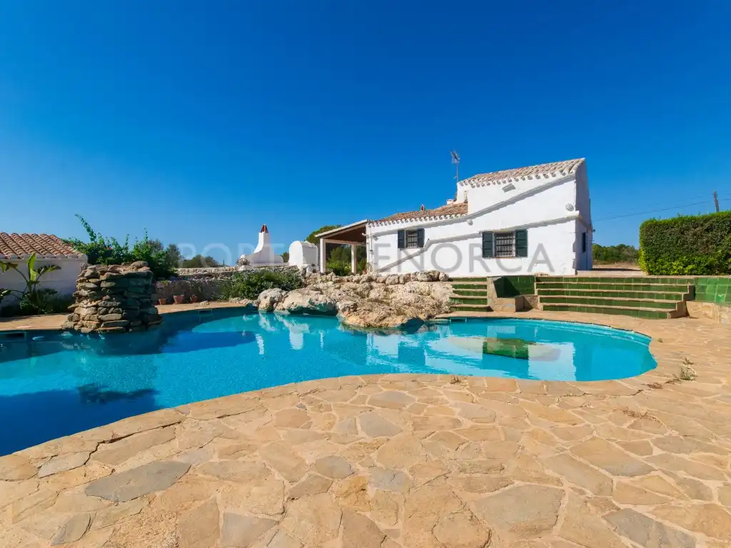 Casa rústica amb piscina en venda a Ferreries poble, imagen 48
