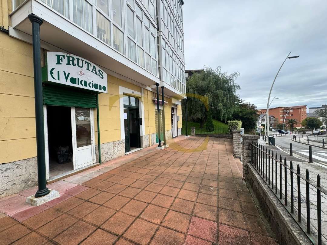 Vista exterior de Local de lloguer en Santander