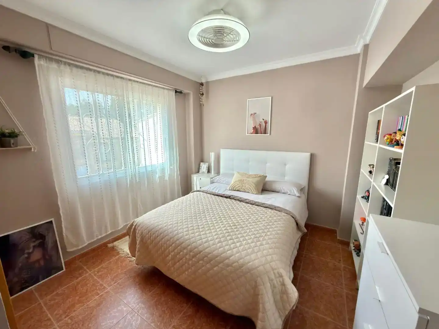 Dormitori de Casa adosada en venda en Torrent amb Aire condicionat, Piscina i Balcó